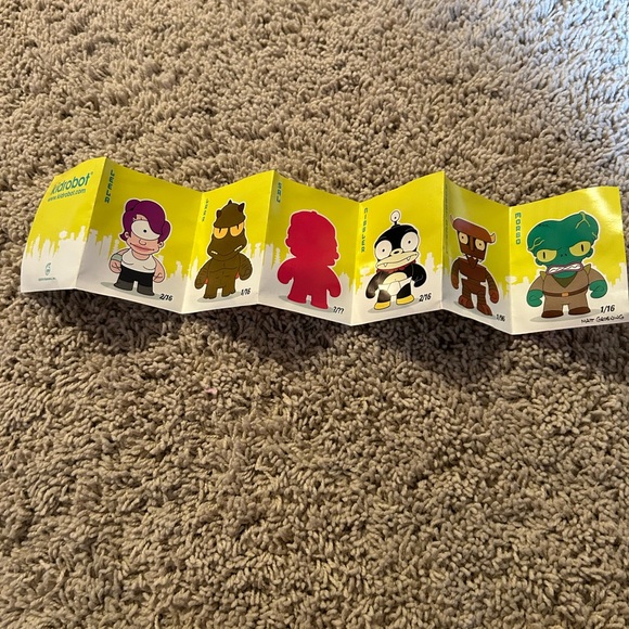 KidRobot Leela Futurama figurine - Picture 6 of 7